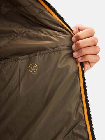 CAMEL ACTIVE Outdoor Weste aus recyceltem Polyamid in Grün