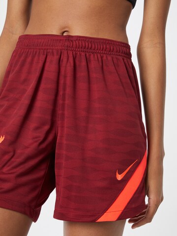 NIKE Loosefit Sportshorts 'Liverpool FC Strike' in Rot