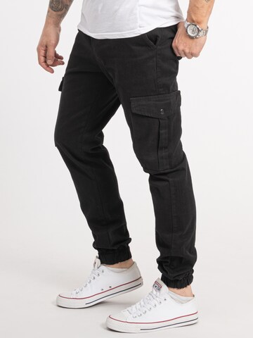 Rock Creek Tapered Cargo Pants in Black