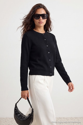 Trendyol Strickjacke in Schwarz: Vorderseite