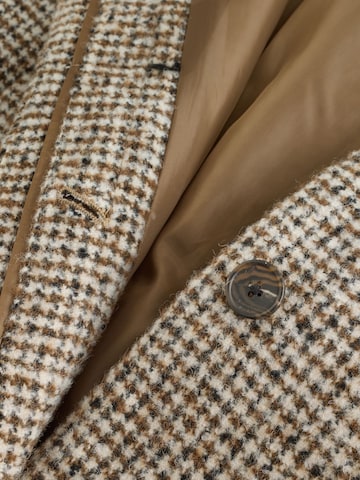 Next Mantel in Beige