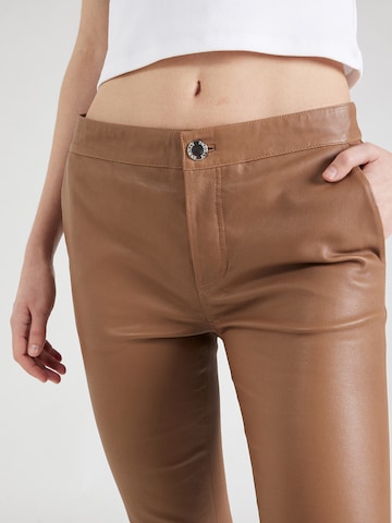 Coupe slim Pantalon 'Leya' 2NDDAY en marron