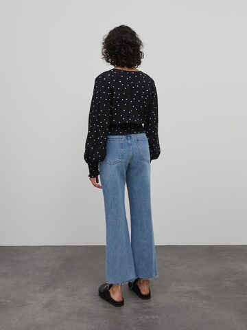 EDITED Boot cut Jeans 'Esra' in Blue