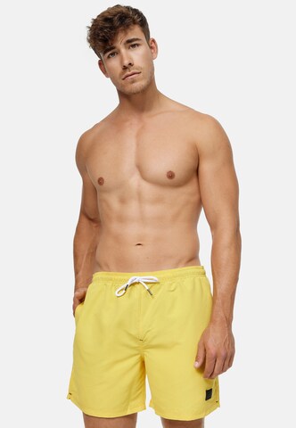 Shorts de bain 'Ferguson' INDICODE JEANS en jaune : devant