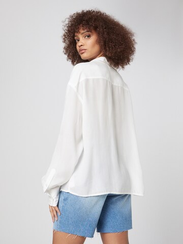 Daahls by Emma Roberts exclusively for ABOUT YOU - Blusa 'Carla' en blanco