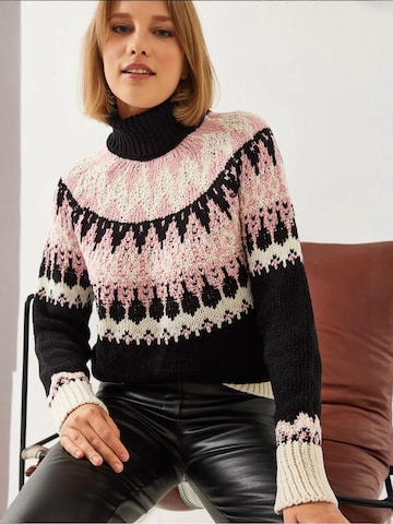 Pullover di Bianco Lucci in nero: frontale