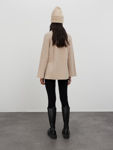 EDITED Sweater 'Hera' in Beige