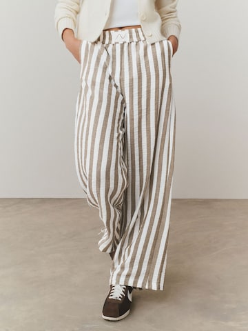Wide Leg Pantalon Next en beige : devant