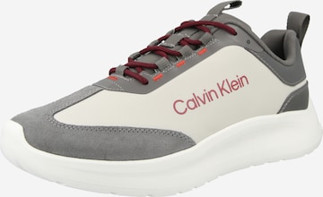 Baskets basses Calvin Klein en gris : devant