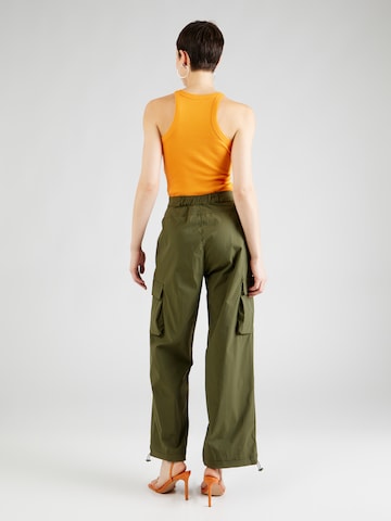 ELLESSELoosefit Cargo hlače 'Sanzan' - zelena boja