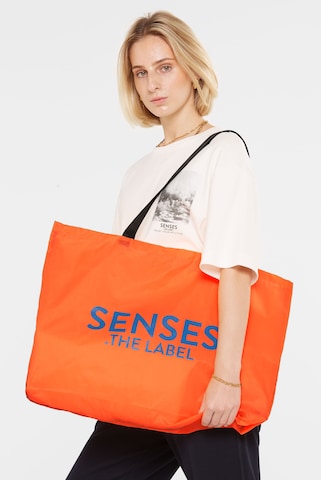 SENSES.THE LABEL Leichte Tote Bag mit Logo Print in Orange: Vorderseite