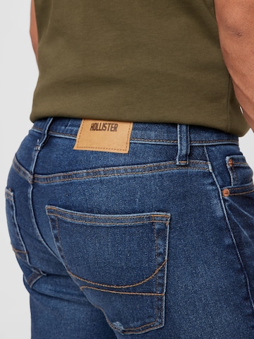 HOLLISTER Regular Jeans in Blau