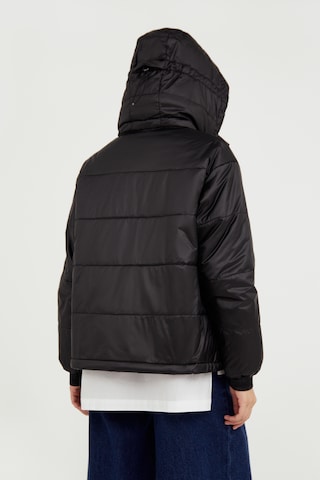Finn Flare Steppjacke in Schwarz