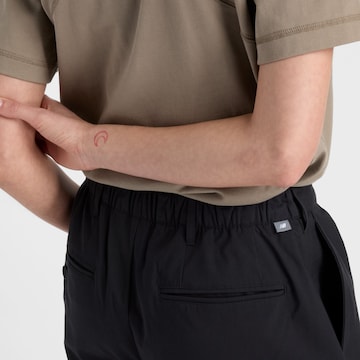 new balance Baggy Bandplooibroek 'Boylston' in Zwart