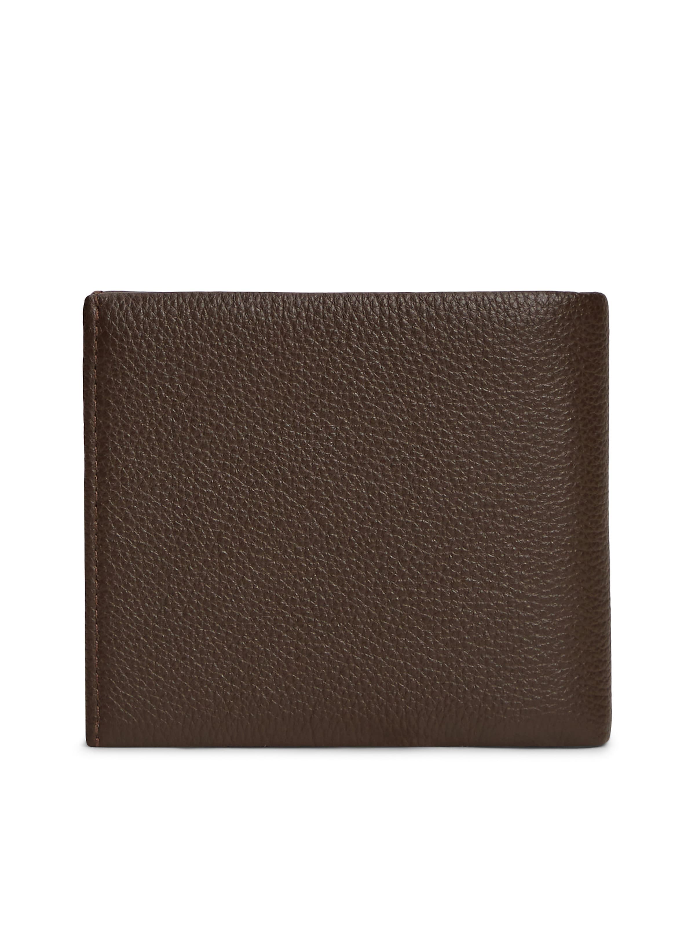 TOMMY HILFIGER Wallet in Brown