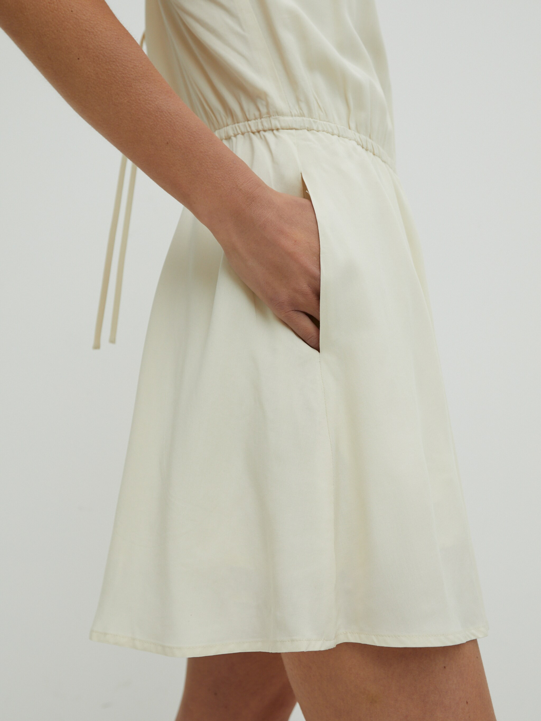EDITED Produkter Jumpsuit 'Zola' beige