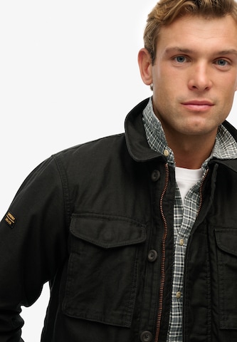 Veste mi-saison 'M65' Superdry en noir
