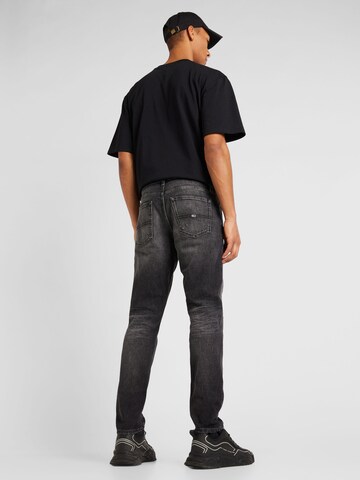 Tommy Jeans Regular Jeans 'AUSTIN SLIM TAPERED' in Schwarz