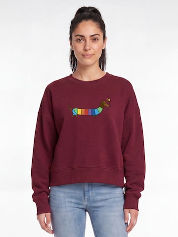 Watapparel Sweatshirt 'Regenbogen Dackel' in Rood: voorkant