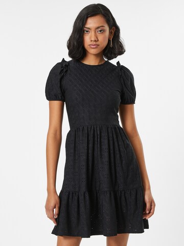 Rochie de la Dorothy Perkins pe negru: față