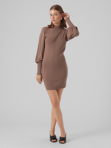 VERO MODA Knitted dress 'Holly' in Brown