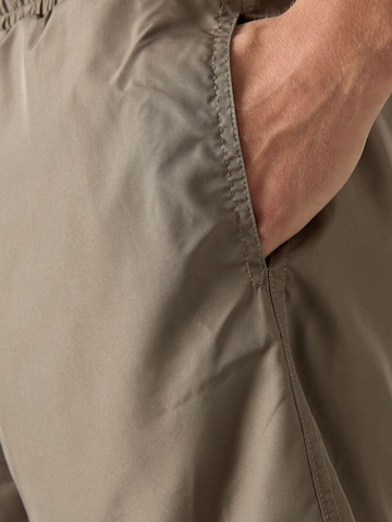 Tommy Life Regular Broek in Bruin
