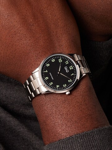 Q&Q Analog watch in Silver: front