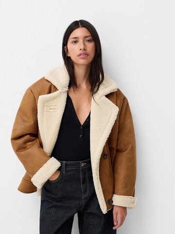 Giacca di mezza stagione di Bershka in marrone: frontale