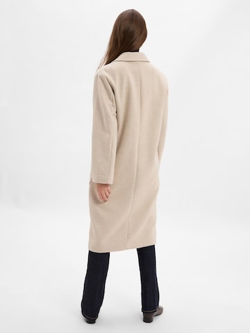 Manteau d’hiver Marie Lund en beige