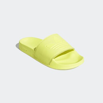 ADIDAS ORIGINALS Pantolette 'Adilette Lite' in Gelb