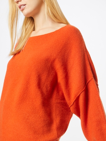 Pull-over 'DAMSVILLE' AMERICAN VINTAGE en rouge