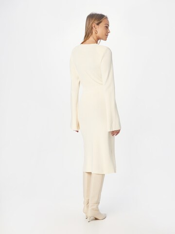 Robes en maille 'Anja' Gina Tricot en blanc