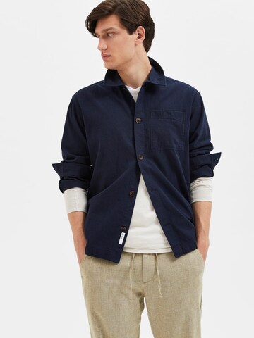 SELECTED HOMME Regular fit Button Up Shirt in Blue