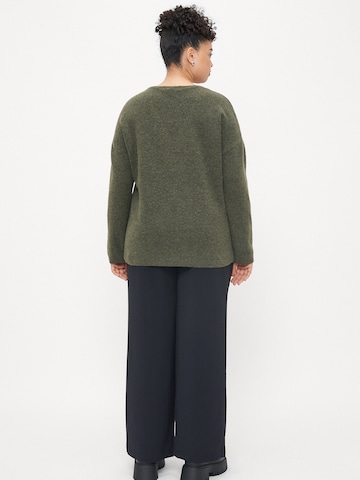 Vero Moda Curve Kampsun 'VMCBESTI', värv roheline