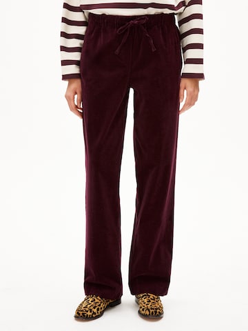 ARMEDANGELS Loosefit Cordhose JAIMILAA CORDUROY in Rot: Vorderseite