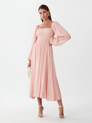 St MRLO Kleid 'True' in Pink: Vorderseite