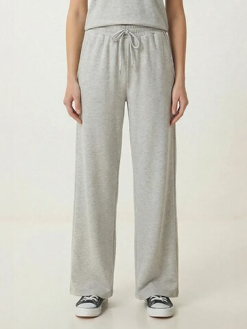 Completo pantalone di Happiness İstanbul in grigio