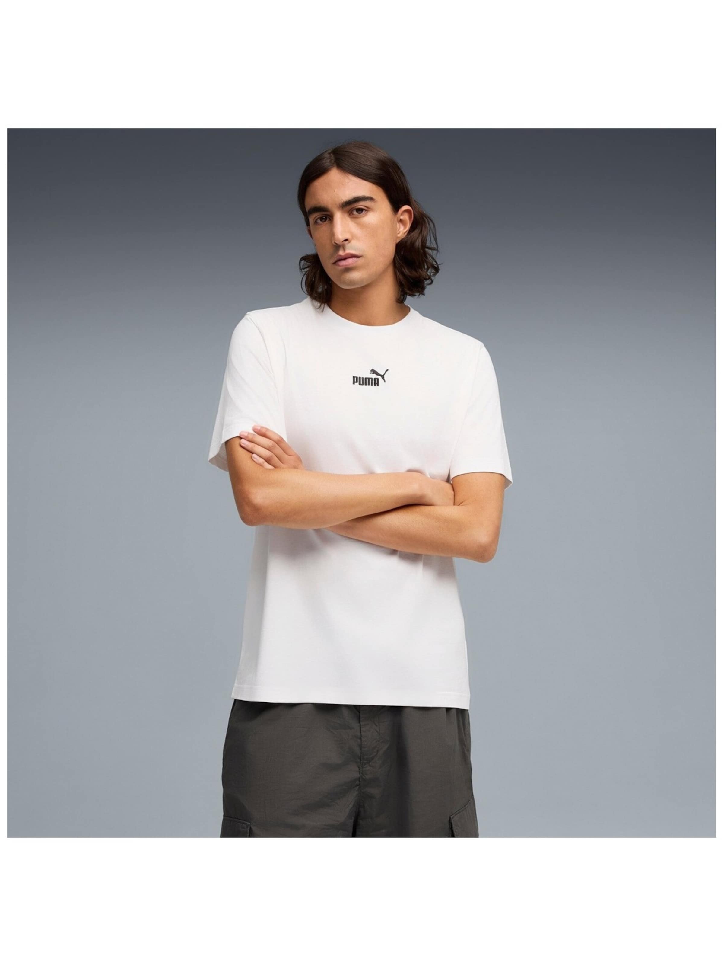 PUMA Shirt 'Puma Ess Small No.1 Logo Centered Tee' in Wit