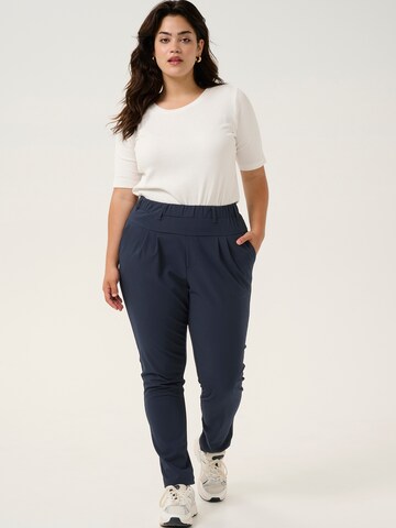 Coupe slim Pantalon à pince 'KC Jia' KAFFE CURVE en bleu