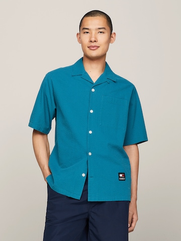 Tommy Jeans Comfort fit Button Up Shirt in Blue: front