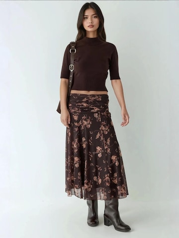 Hiccup - Saia em castanho