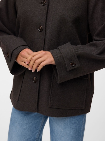 VERO MODA - Chaqueta de entretiempo 'Awaya' en marrón