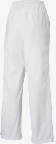 Bootcut Pantaloni sportivi di PUMA in bianco