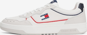 Baskets basses Tommy Jeans en blanc : devant