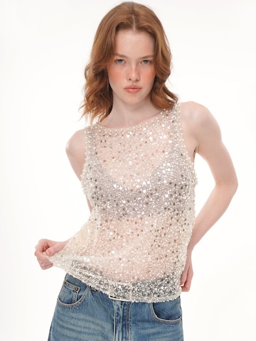 Camicia da donna 'All Over Sequin Rhinestone Mesh Sleeveless Top, Crew Neck Sheer Loose Fit Beaded Vest' di yoligex in bianco: frontale