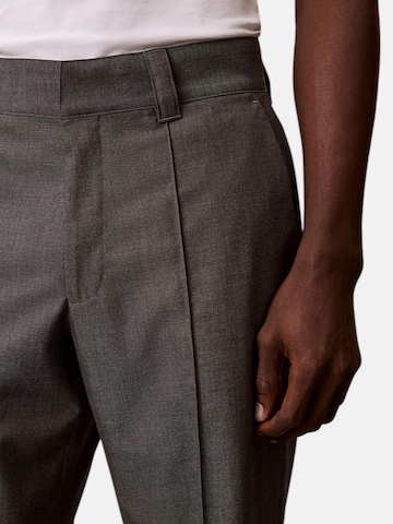 Calvin Klein Regular Trousers in Grey
