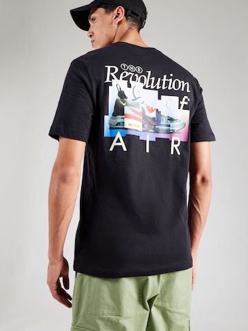 Nike Sportswear Shirt in Black: front