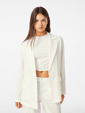 Bershka Blazer in White: front