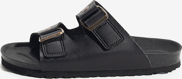 Bayton Чехли 'CEZANNE' в черно: отпред