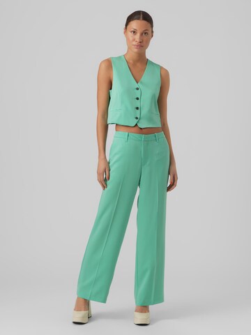 VERO MODA Loose fit Trousers with creases 'AYOEMINTE' in Green